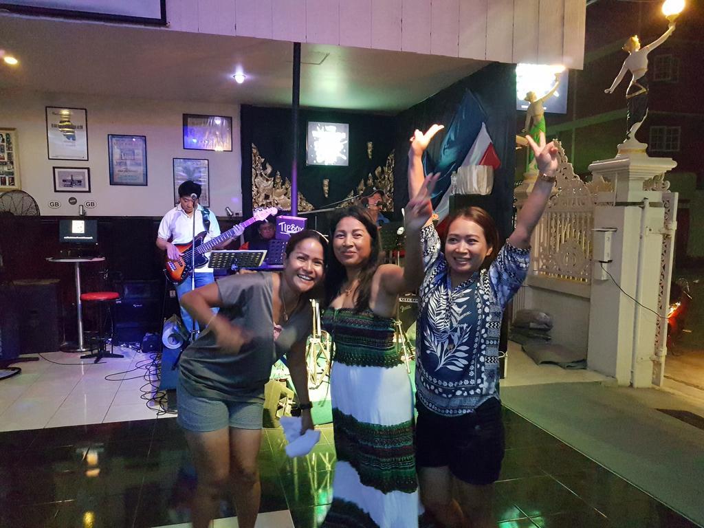 Chaam Guesthouse Cha-Am Bagian luar foto
