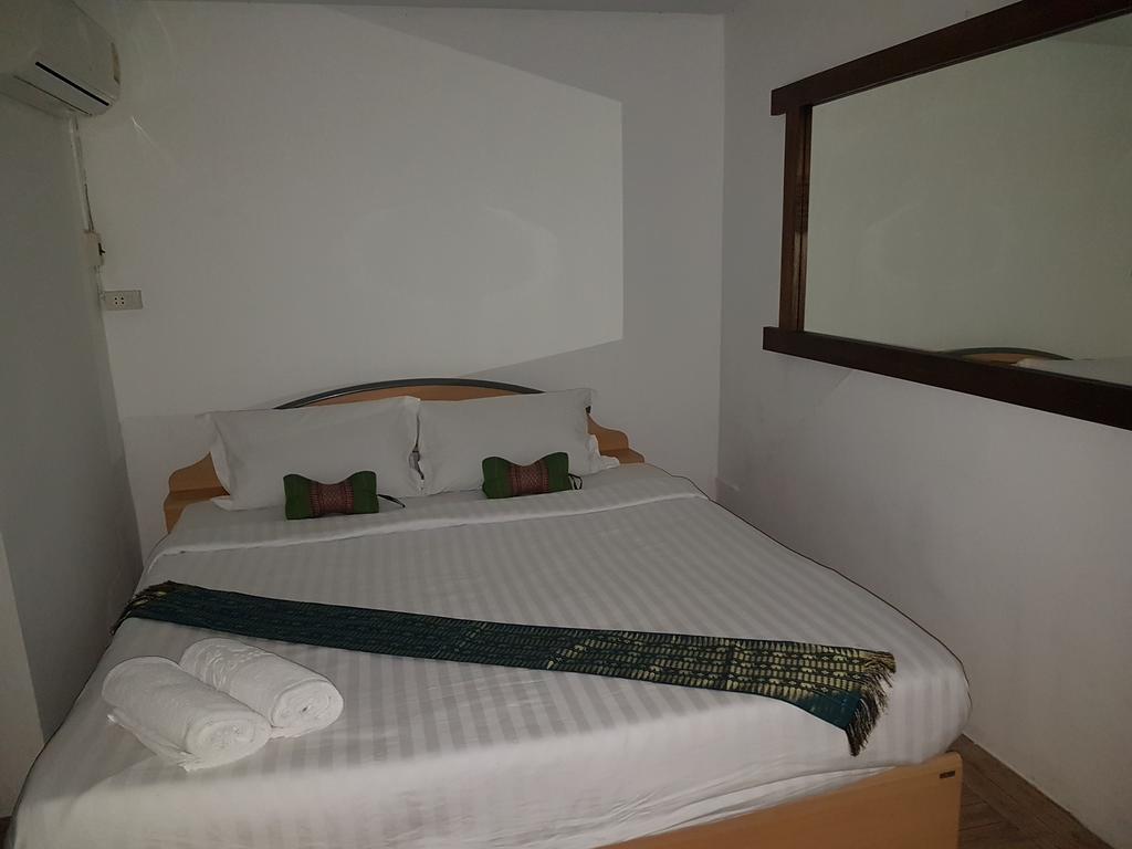 Chaam Guesthouse Cha-Am Bagian luar foto