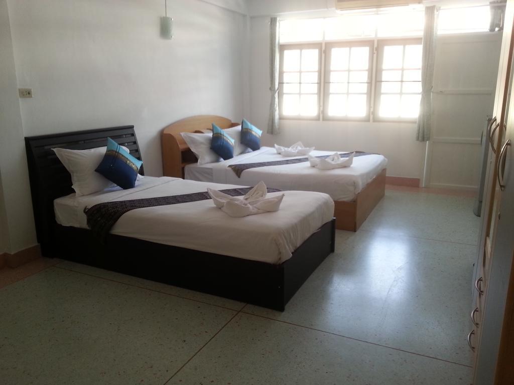 Chaam Guesthouse Cha-Am Bagian luar foto