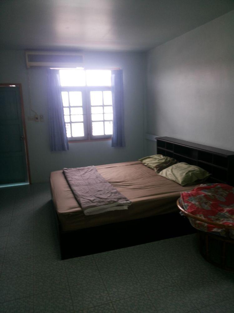 Chaam Guesthouse Cha-Am Bagian luar foto