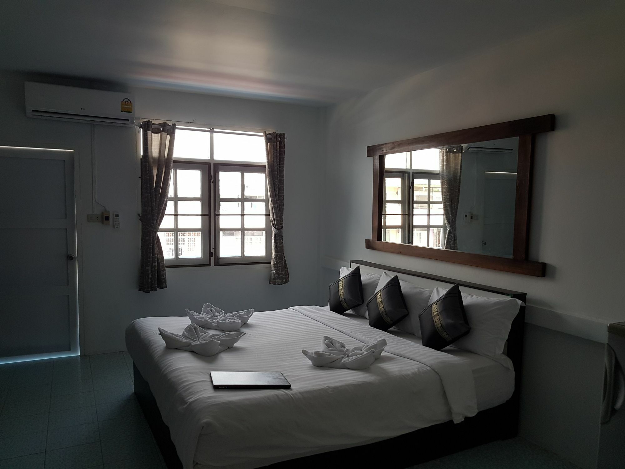 Chaam Guesthouse Cha-Am Bagian luar foto