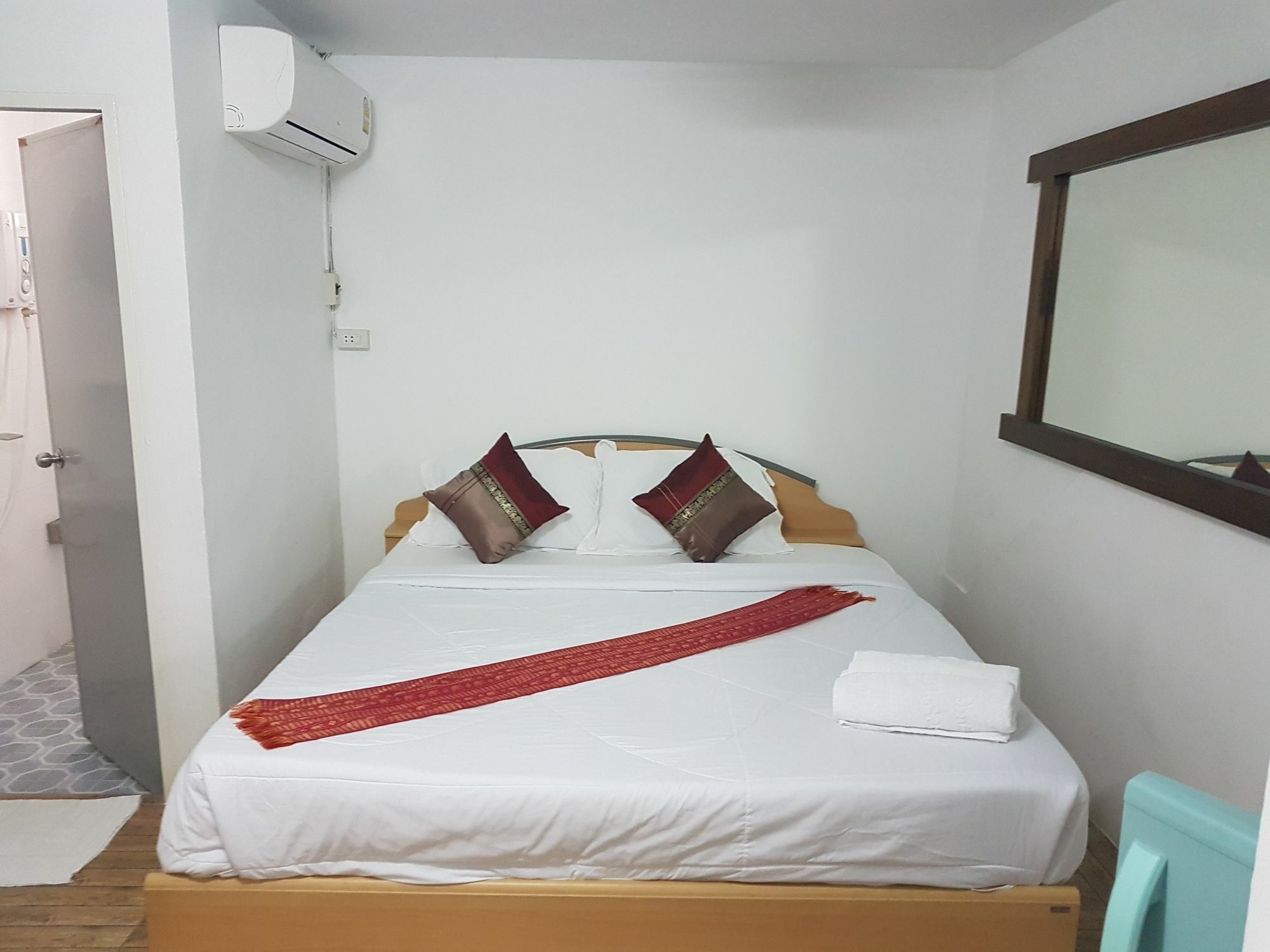 Chaam Guesthouse Cha-Am Bagian luar foto