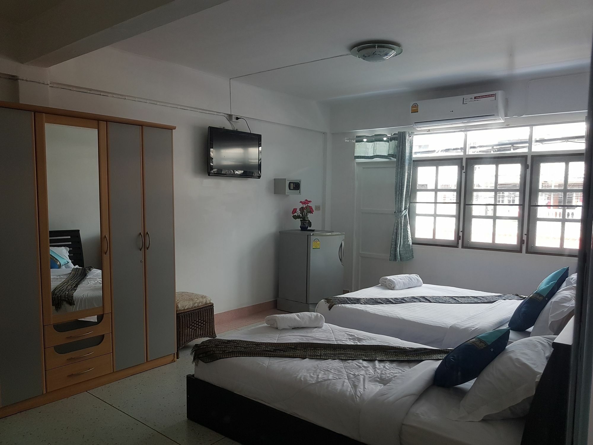Chaam Guesthouse Cha-Am Bagian luar foto
