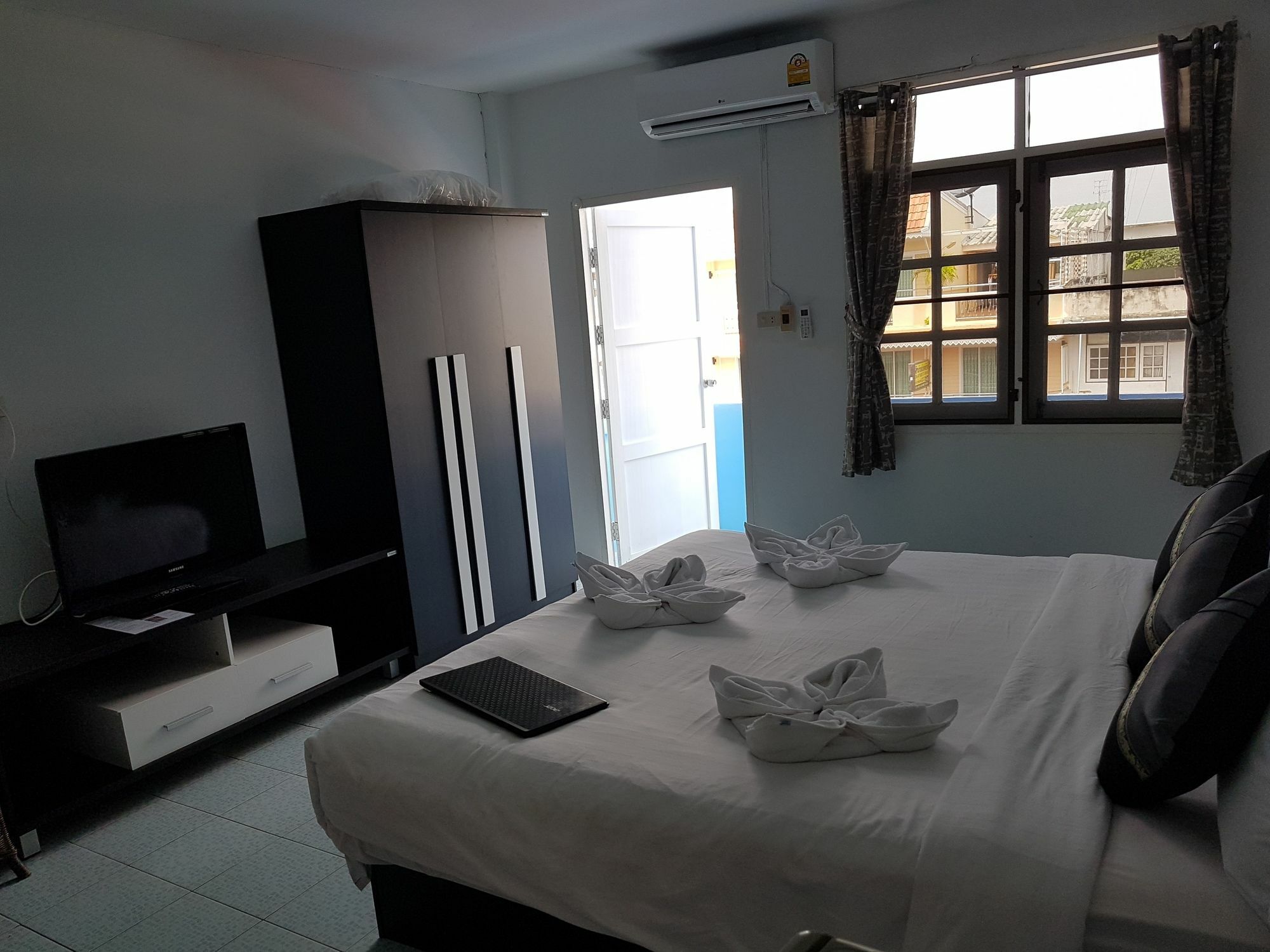 Chaam Guesthouse Cha-Am Bagian luar foto